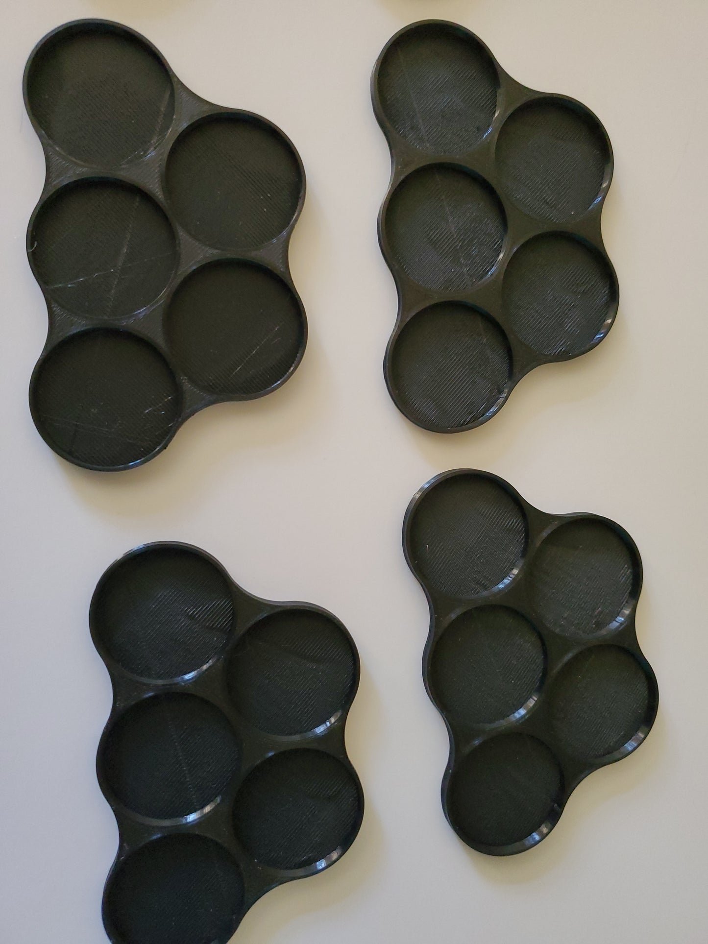 10 5 man trays 32mm in black or white plastic