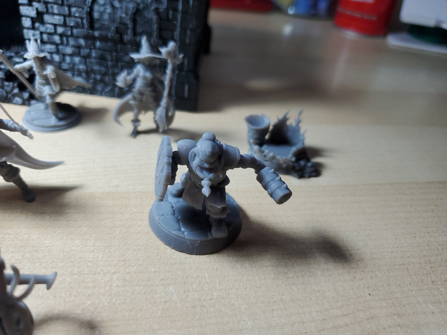 Dungeon and dragons figures and 2 buildings