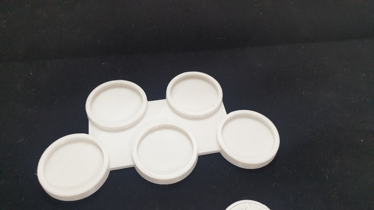3 - 25mm movement trays with 15 wooden floor affect bases for 40k age of sigmar lotr in white