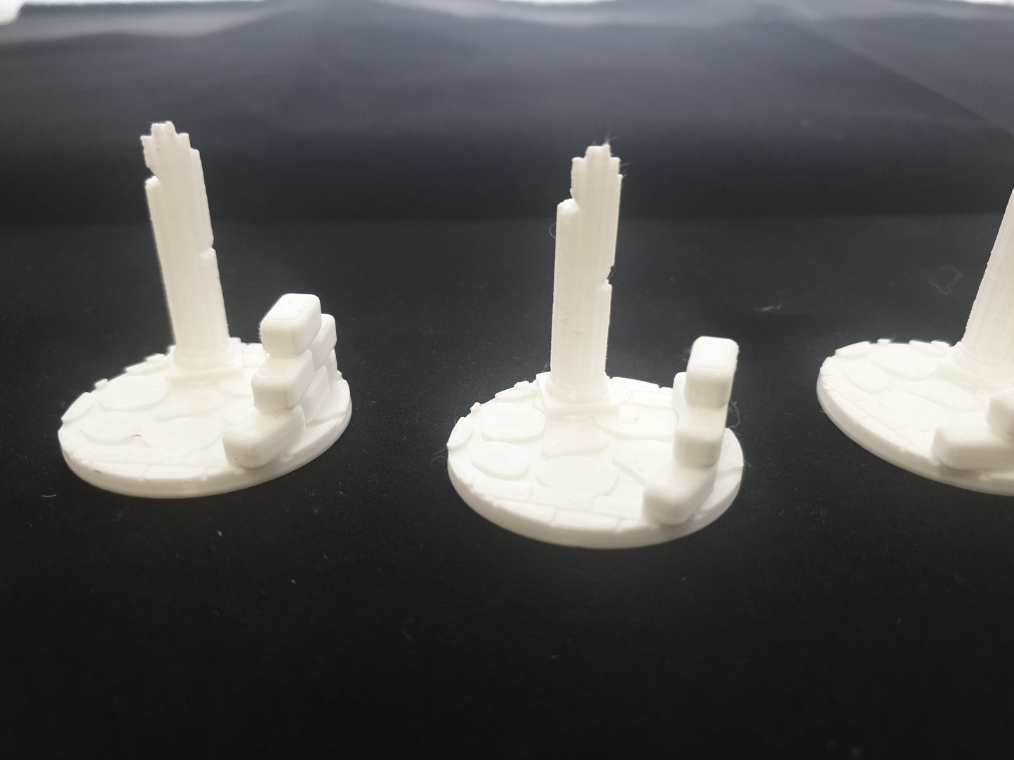 Hero bases in white for any table top hero