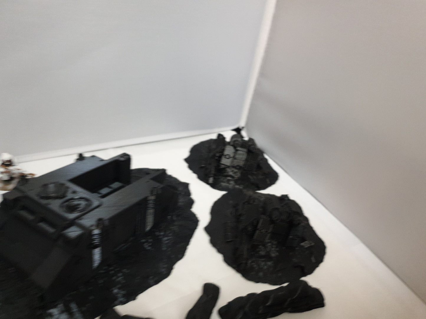 terrain scenery for minture gaming like 40k 2 buildings 1 wreaked rhino 2 wreaked dreadnoughts sandbags 6 defense barriers in black
