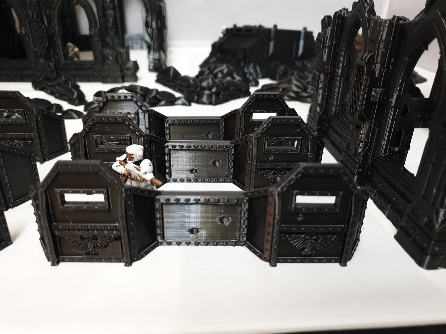 terrain scenery for minture gaming like 40k 2 buildings 1 wreaked rhino 2 wreaked dreadnoughts sandbags 6 defense barriers in black