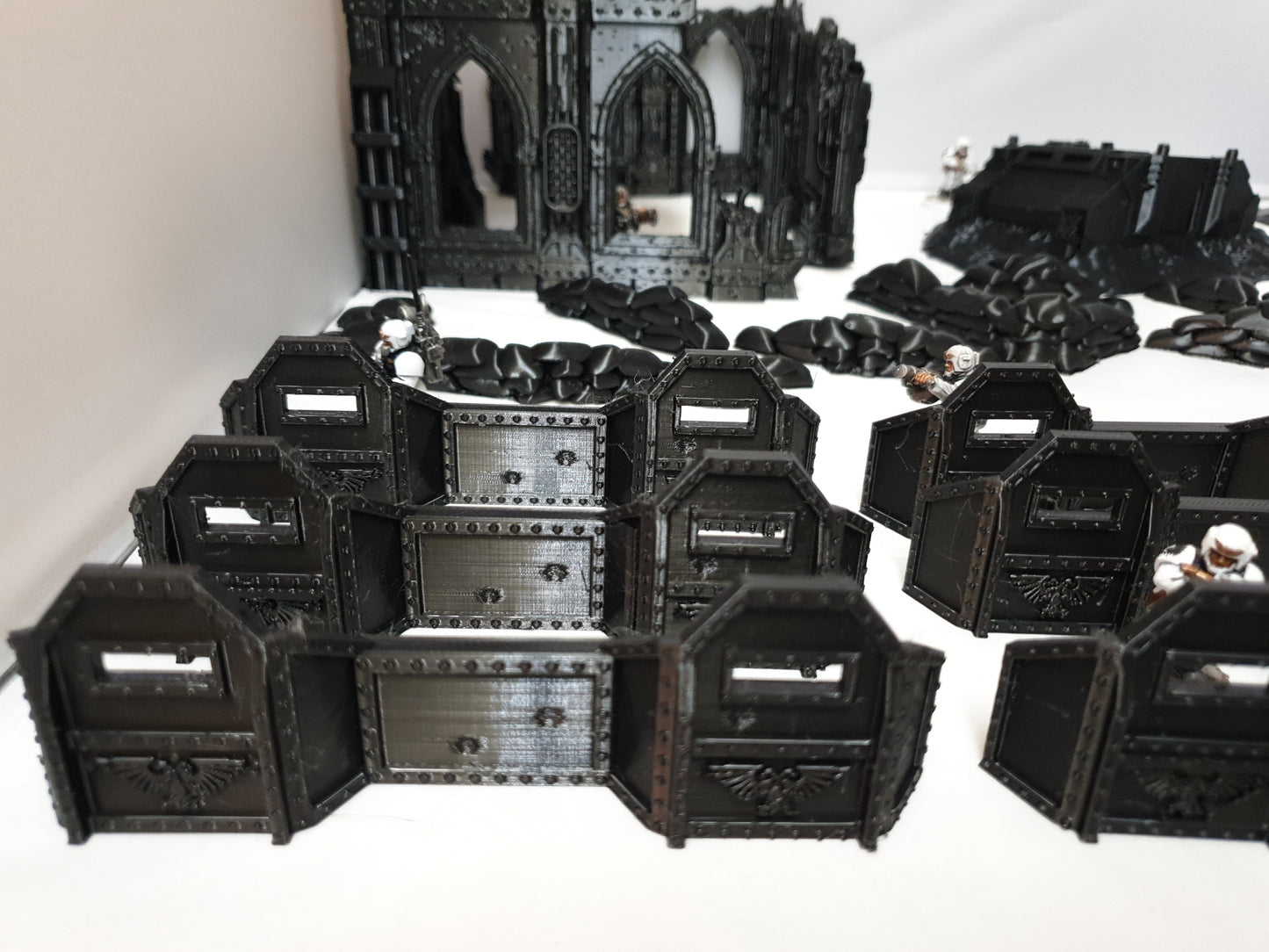 terrain scenery for minture gaming like 40k 2 buildings 1 wreaked rhino 2 wreaked dreadnoughts sandbags 6 defense barriers in black